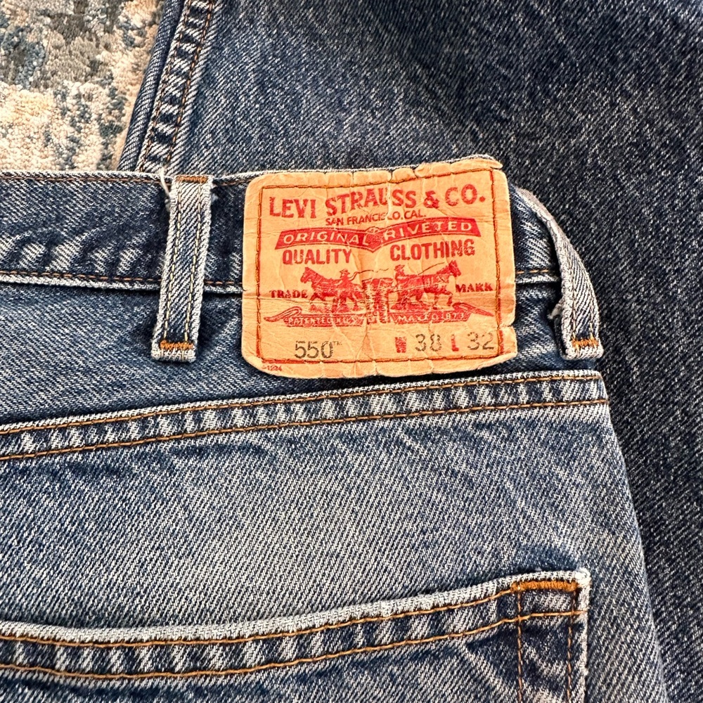 Levis vintage distressed jeans
